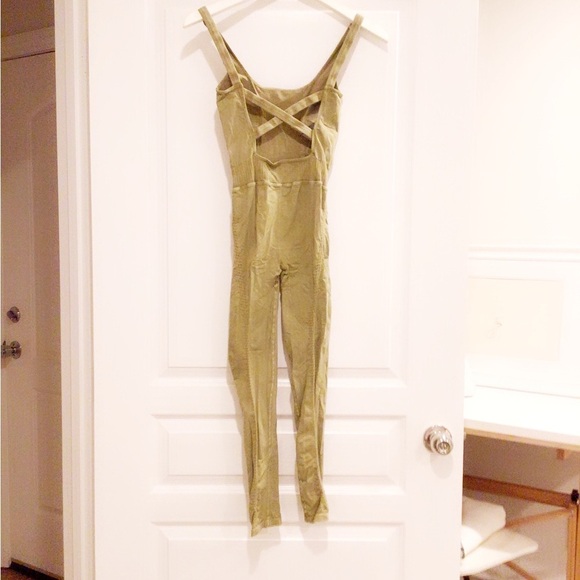 Free People free movement Good Karma Onesie color Olive Green size XS - Picture 10 of 13